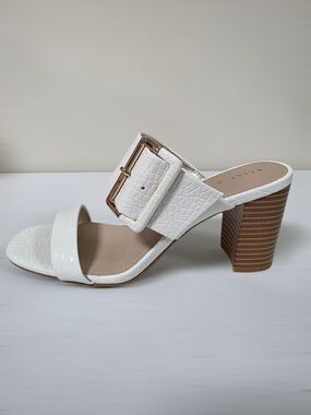 KELLY & KATIE Vinniee White Croc-Embossed Block Heel Sandal SIZE 8 NWOT